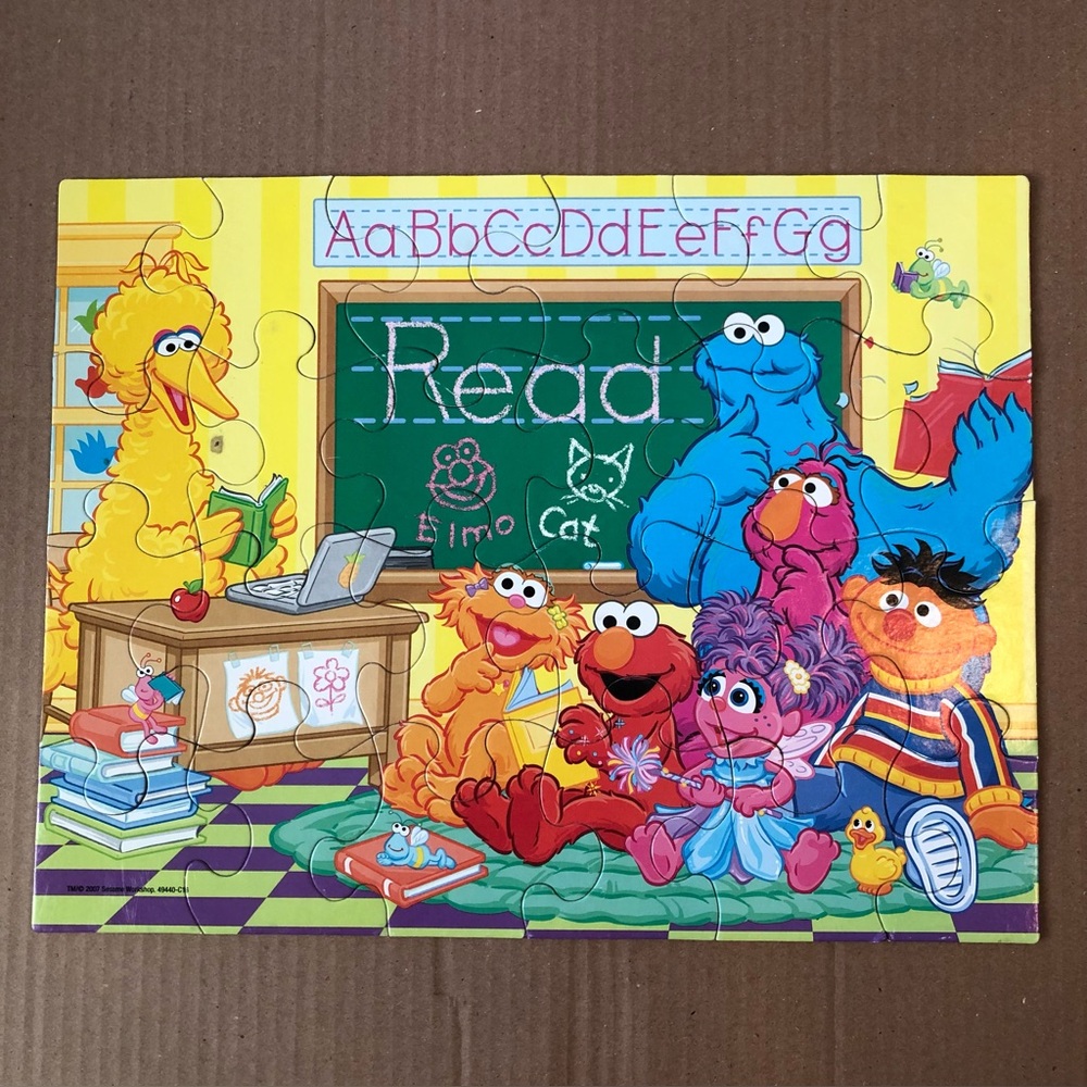 Vintage MB Milton Bradley Sesame Street School Time 24 Piece jigsaw Puzzle